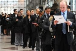 4 Differences Between Leading And Managing Your Job Hunt