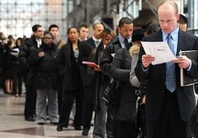 4 Differences Between Leading And Managing Your Job Hunt